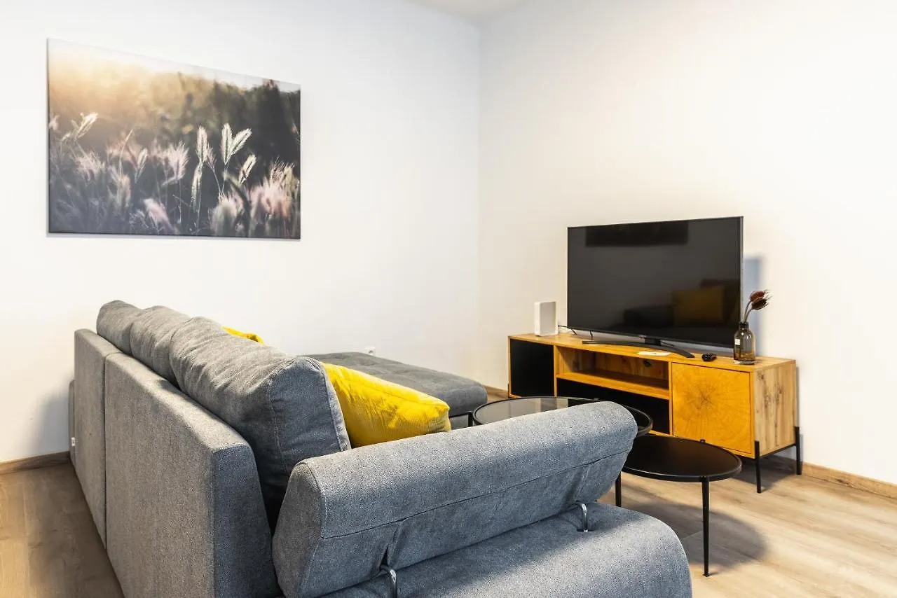 Modern And Lovely Apartment Next To Subway Station Vienna Austria