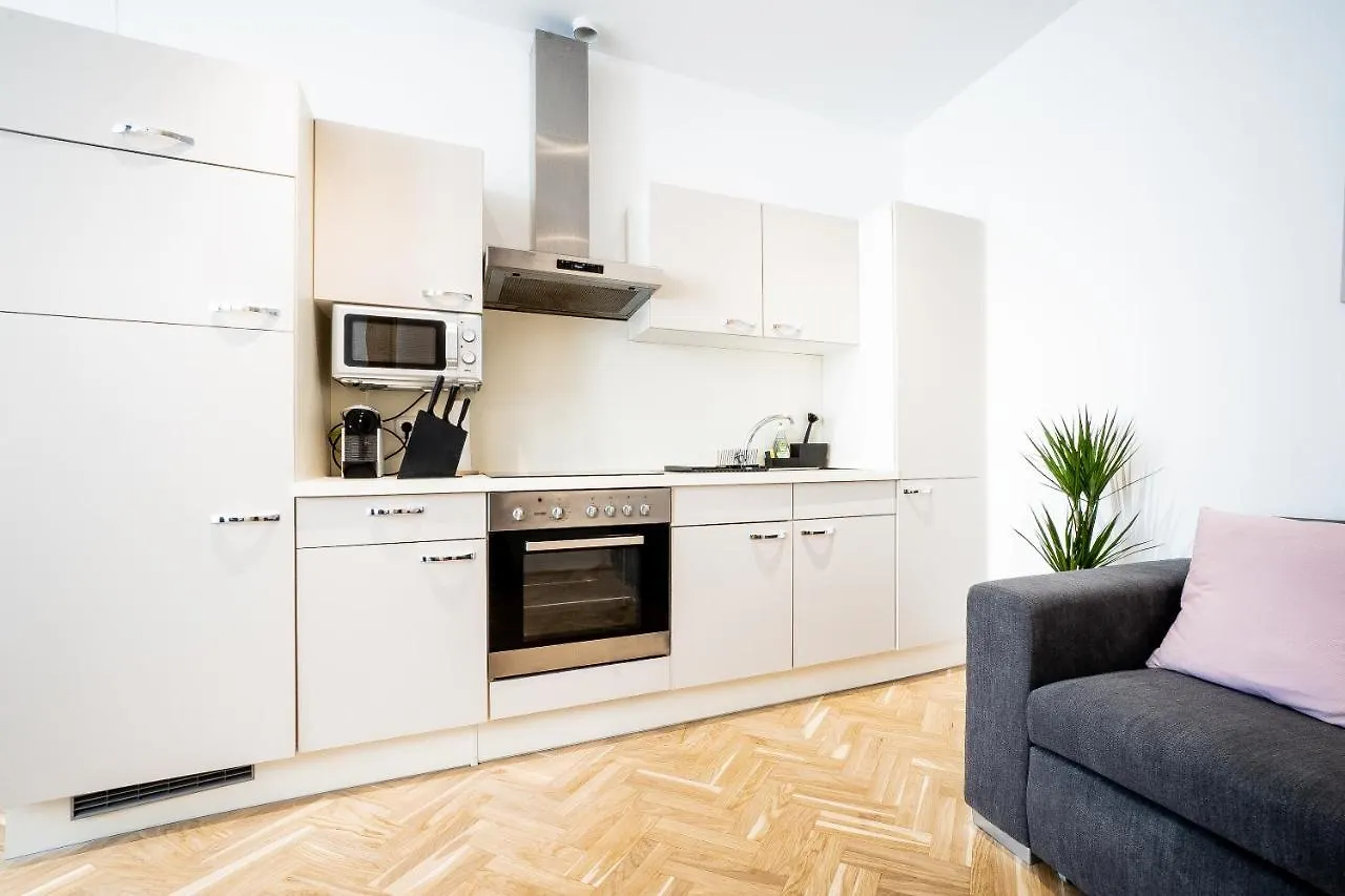 Modern And Lovely Apartment Next To Subway Station Vienna 0*,