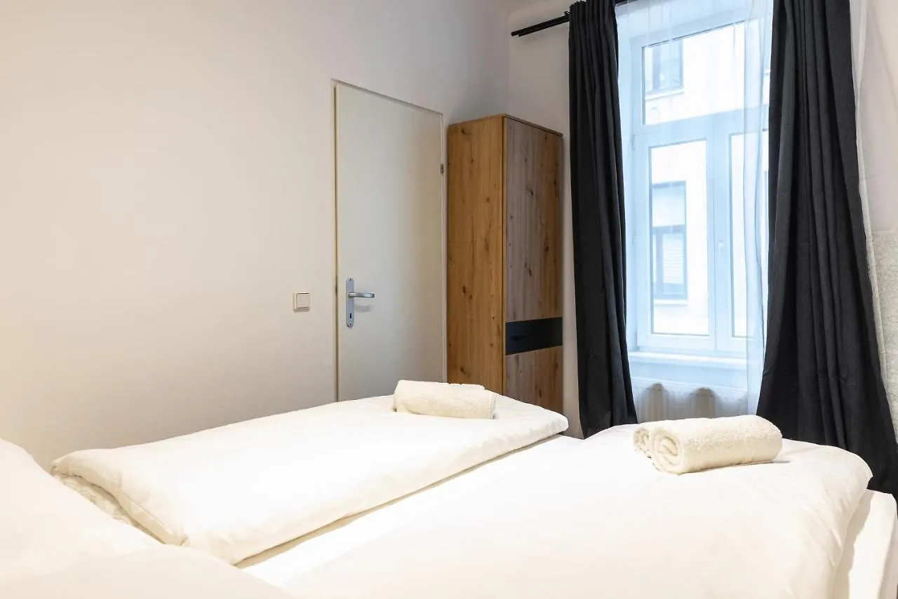 Modern And Lovely Apartment Next To Subway Station Vienna