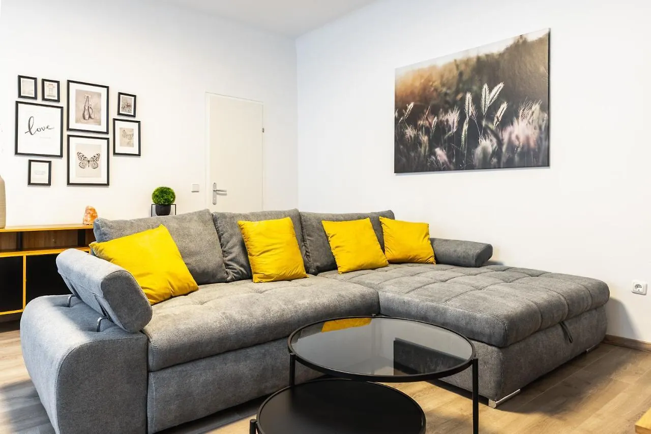 Modern And Lovely Apartment Next To Subway Station Vienna Austria