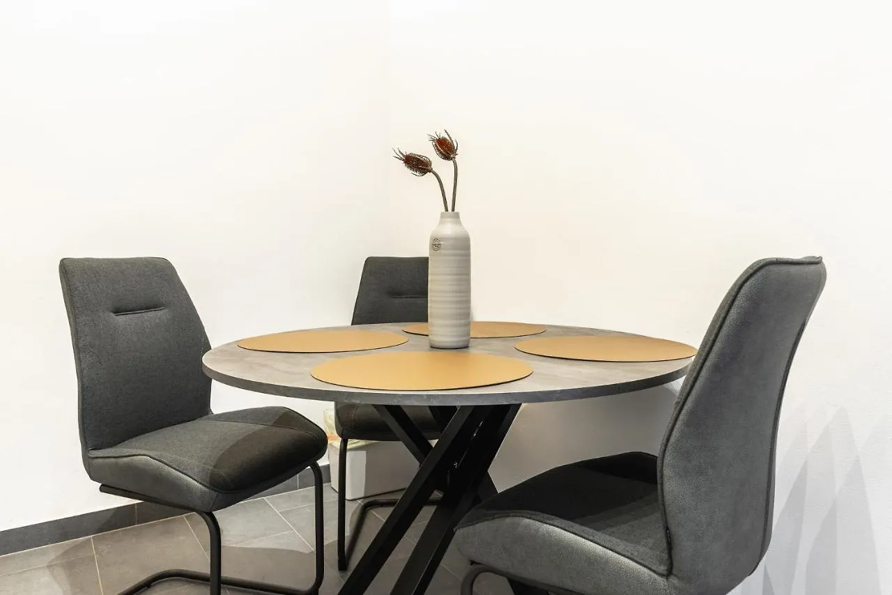 Modern And Lovely Apartment Next To Subway Station Vienna