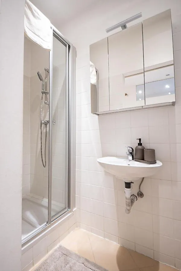 Modern And Lovely Apartment Next To Subway Station Vienna