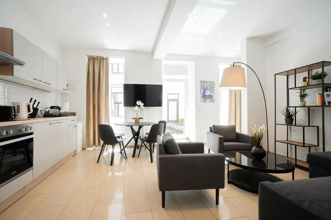 Modern And Lovely Apartment Next To Subway Station contacts